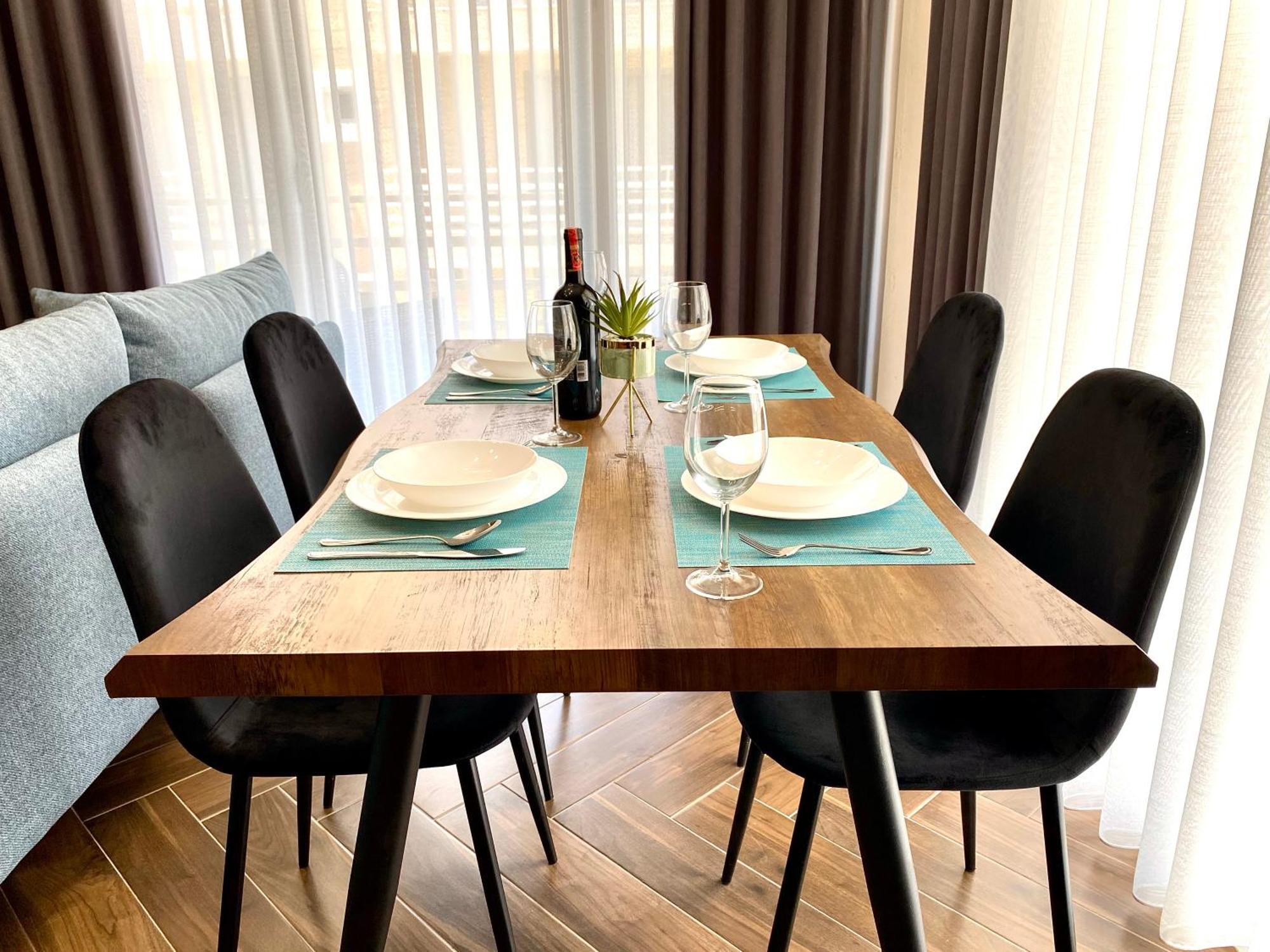 Eka Luxury Seaview Apartment
